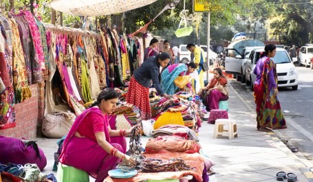 Vendors on street in New Delhi.