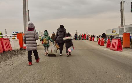 Ukrainian refugees at the Poland border. 